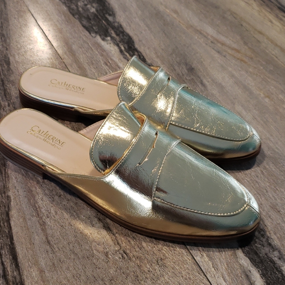 Catherine Malandrino Gold Penny Loafers size 9